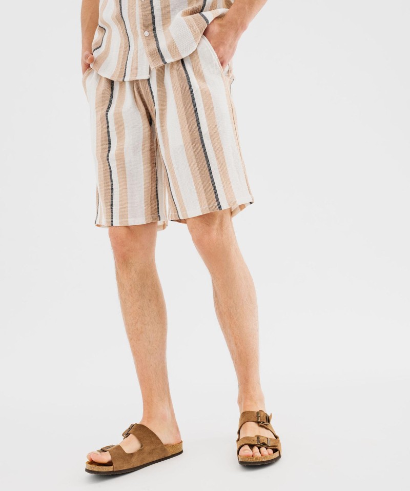 Short large à rayures avec ceinture ajustable pour homme